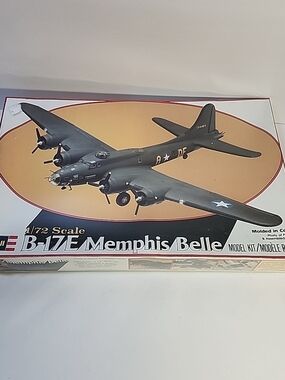 Memphis Belle B-17E Model Kit - 1/72 Scale